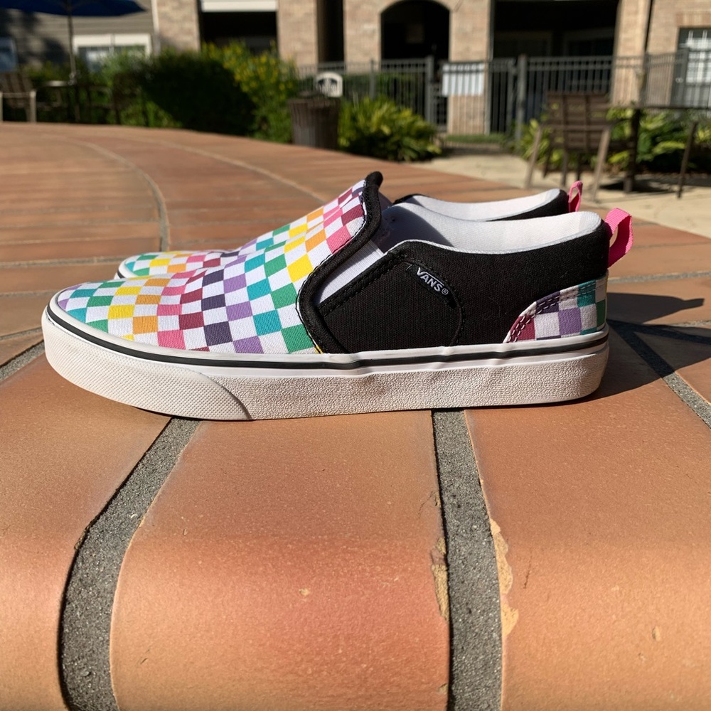Vans Rainbow Checkered Slip on sneaker - Picture 3 of 6